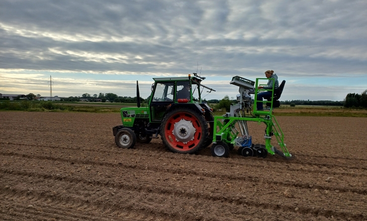 Farmers and Industry Collaborations Driving New Protocols for Hemp Textile Chain Development