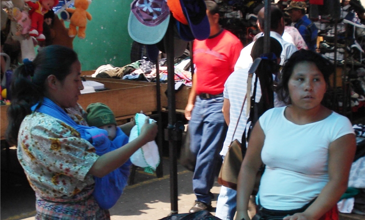 Female Traders Drive Guatemala’s Secondhand Clothing Economy’s Real Value